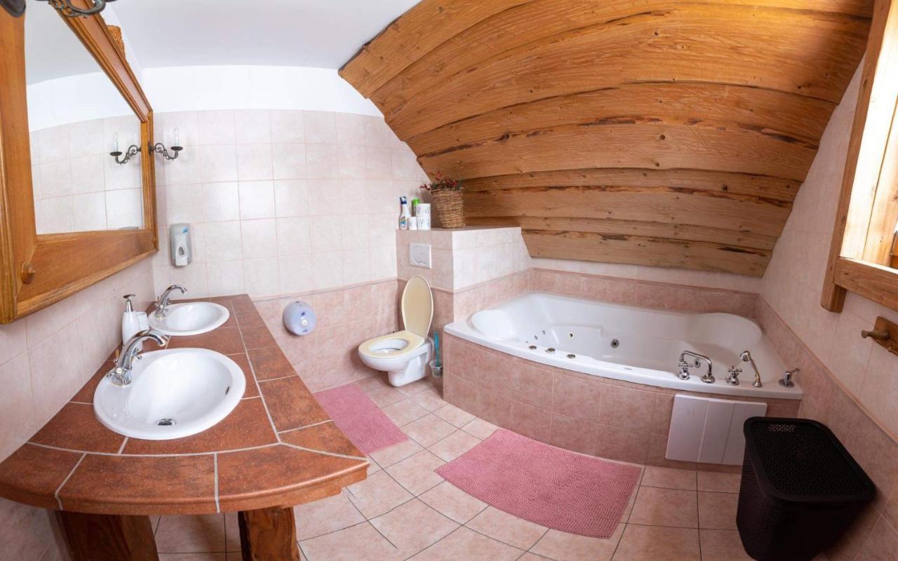 Drevenica Pod Vrskom Terchova Bagian luar foto